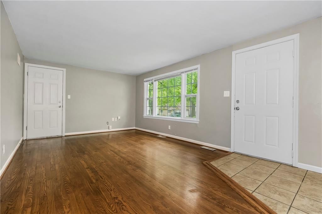 7611 W 65th Street — photo 5