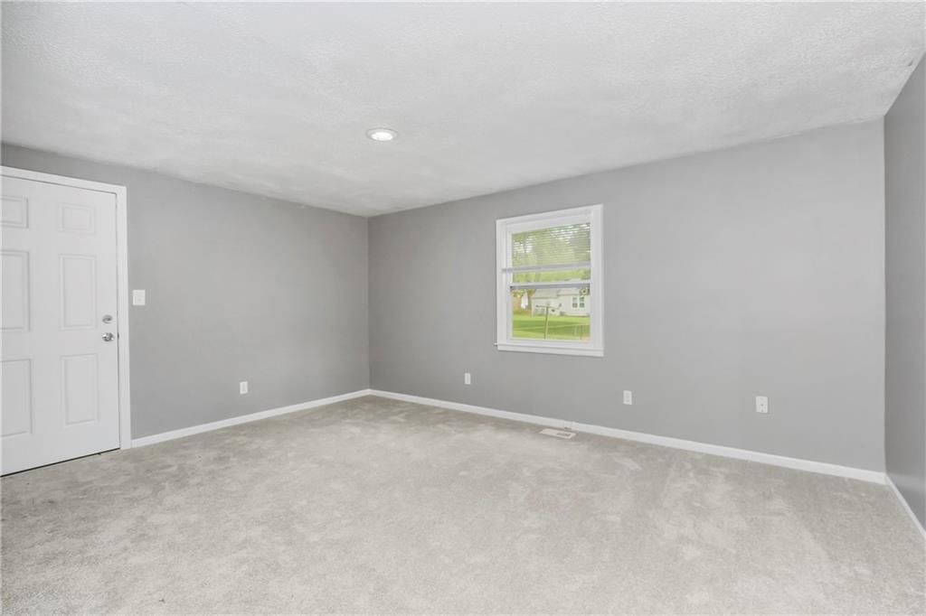 7611 W 65th Street — photo 10