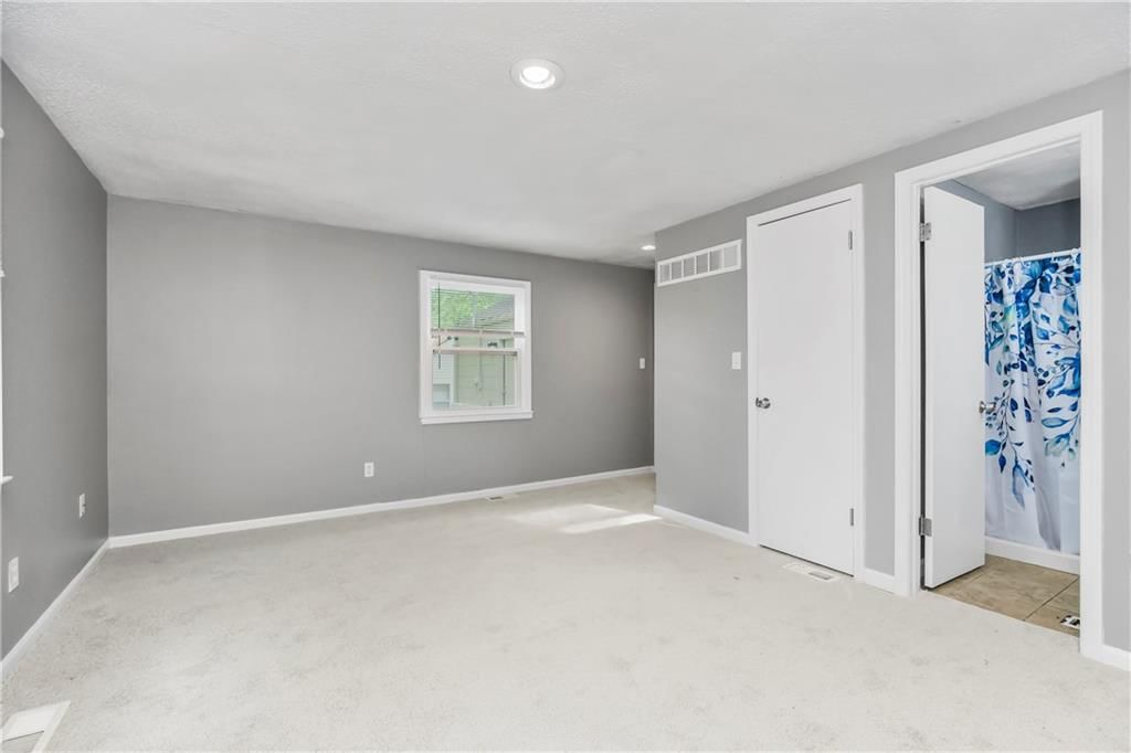 7611 W 65th Street — photo 11