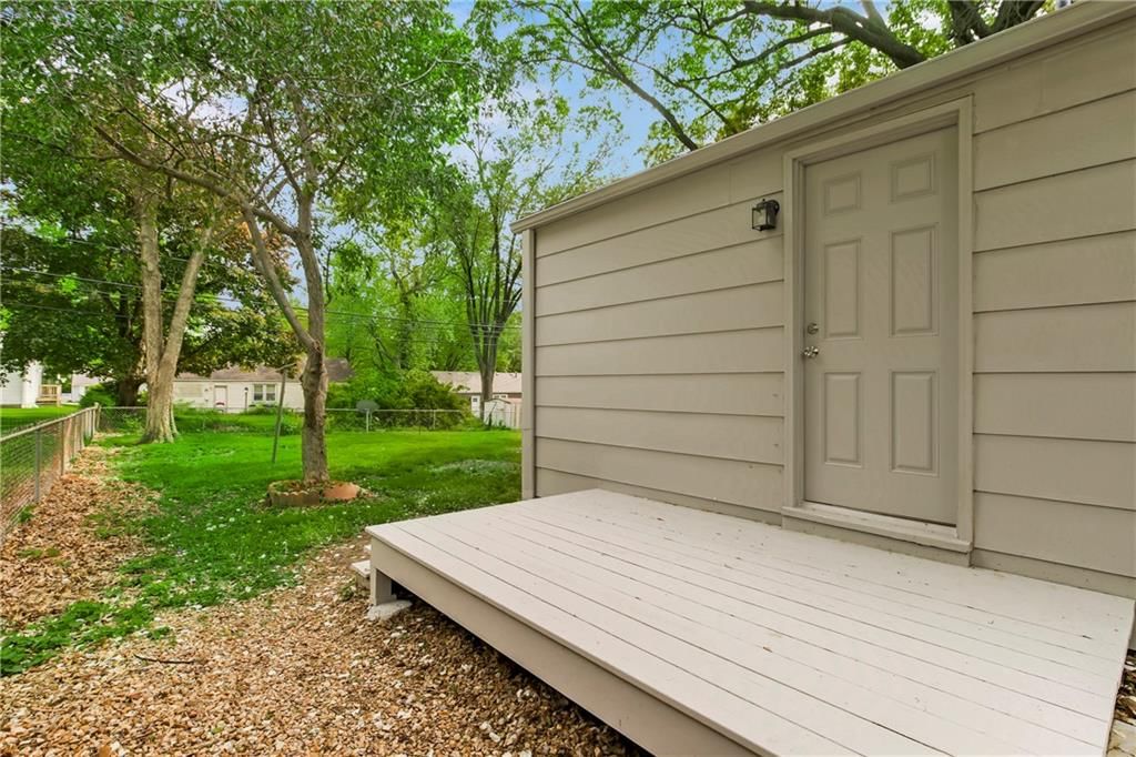 7611 W 65th Street — photo 24