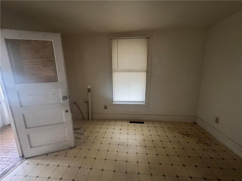 Photo 8 of 16 - 231 Osage Street