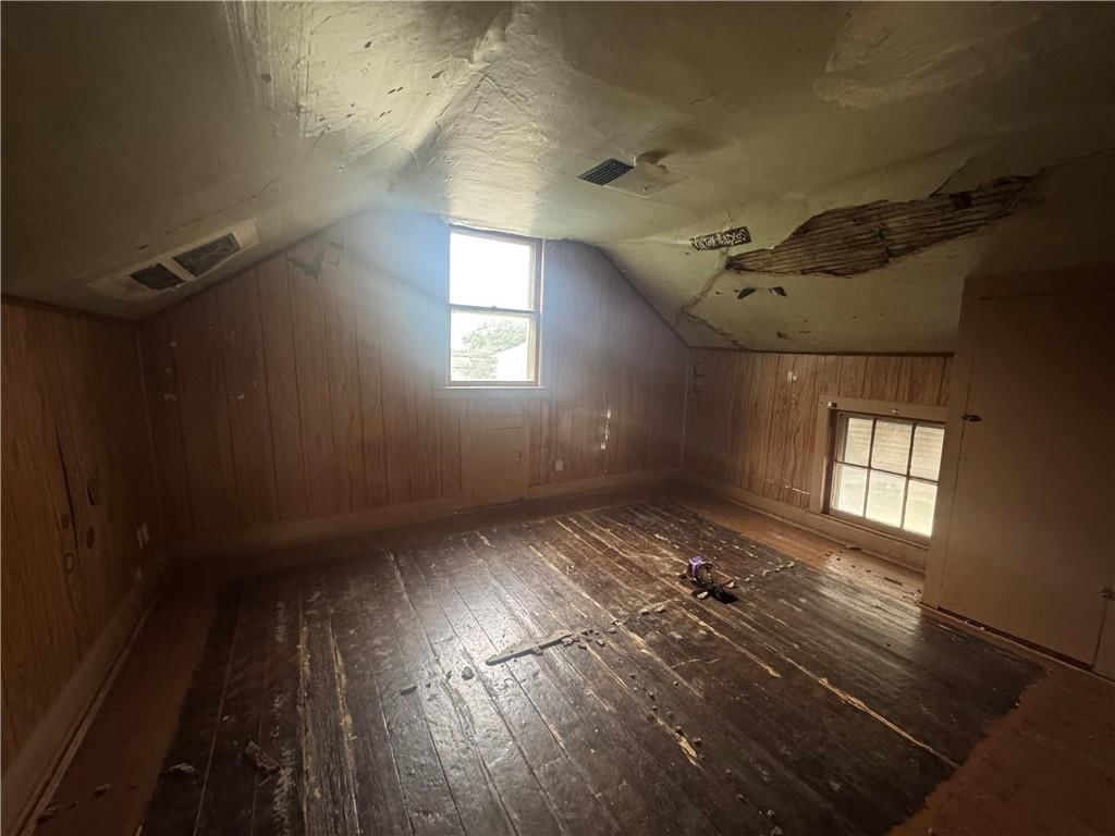 Photo 14 of 16 - 231 Osage Street