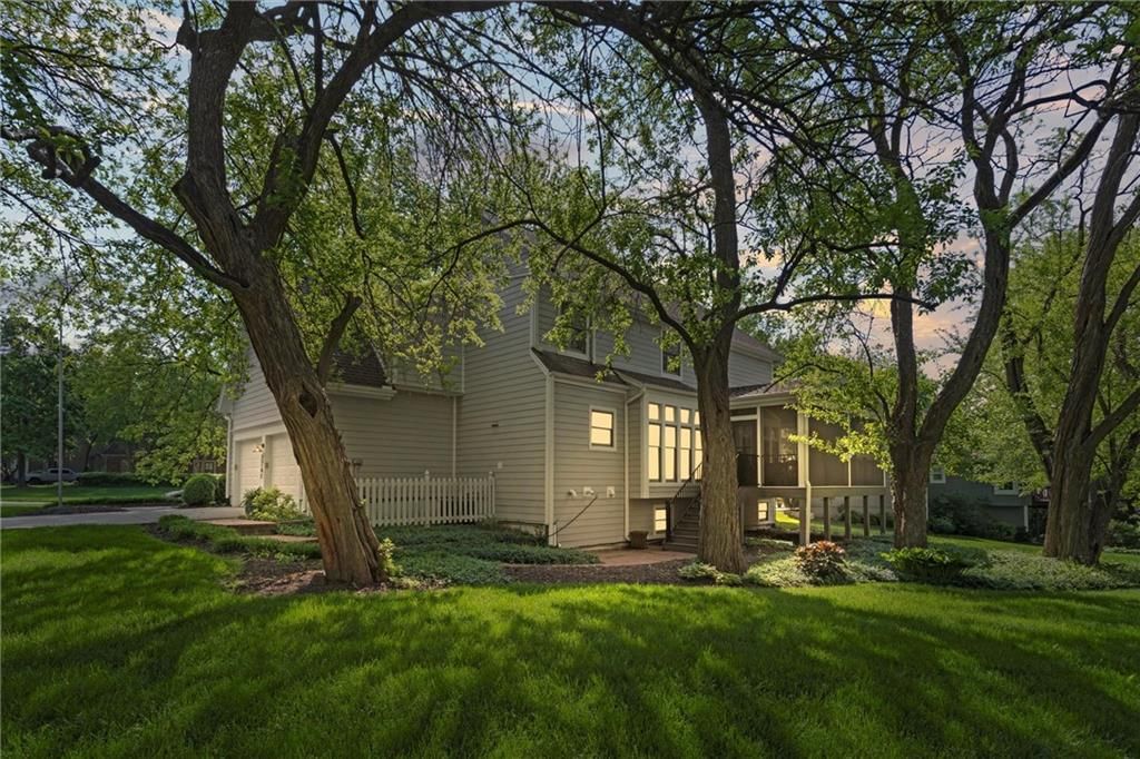 2741 W 131st Terrace — photo 48