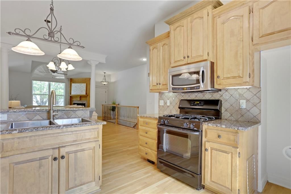 15705 W 62nd Street — photo 10