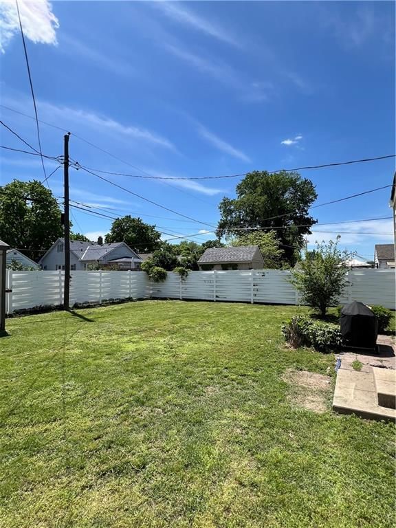 831 E 25th Avenue — photo 9