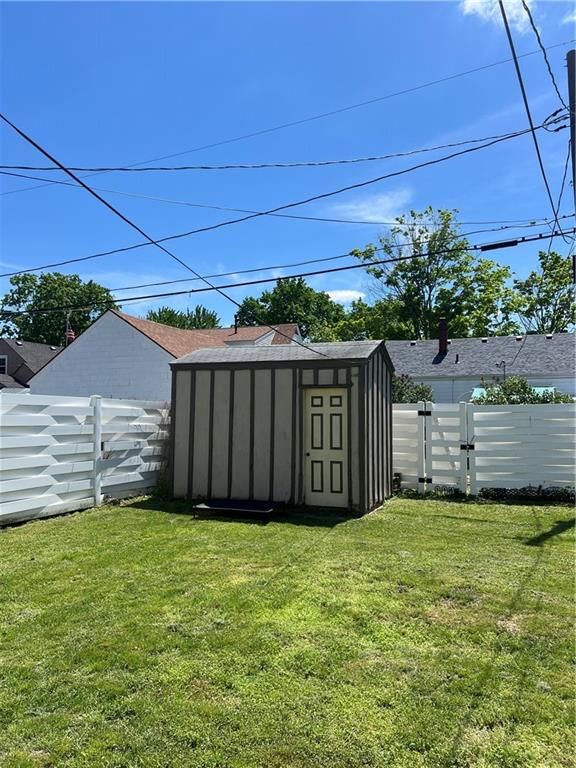 831 E 25th Avenue — photo 11