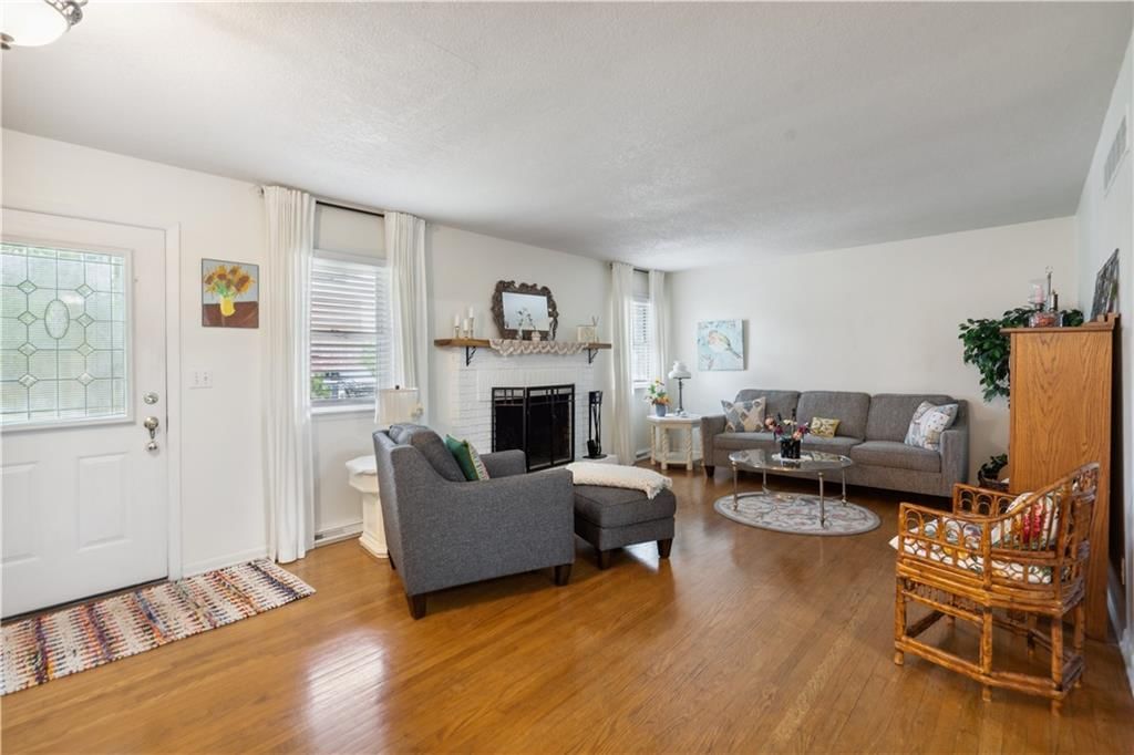 Photo 3 of 23 - 2113 N 155th Street