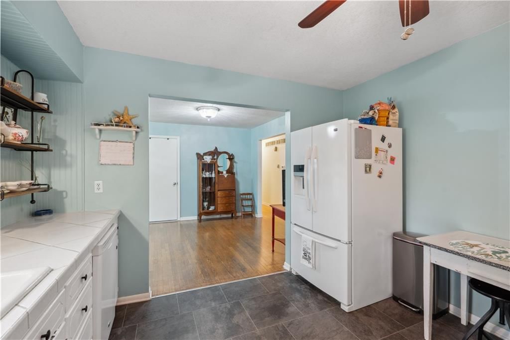 Photo 9 of 23 - 2113 N 155th Street