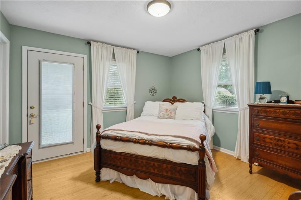 Photo 10 of 23 - 2113 N 155th Street