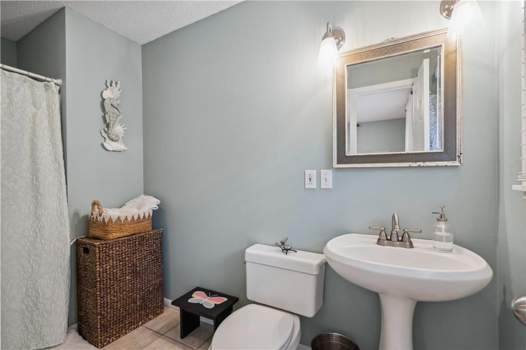 Photo 12 of 23 - 2113 N 155th Street