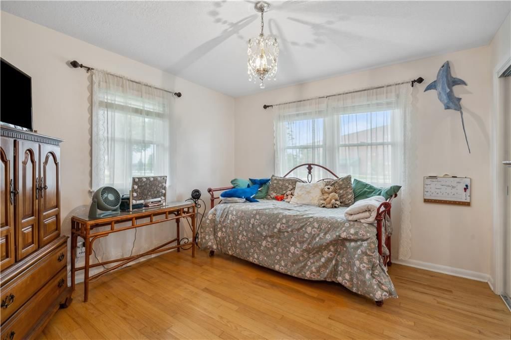 Photo 14 of 23 - 2113 N 155th Street