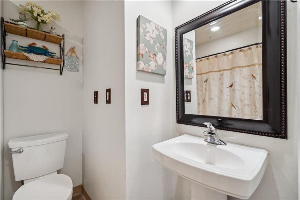 Photo 15 of 23 - 2113 N 155th Street