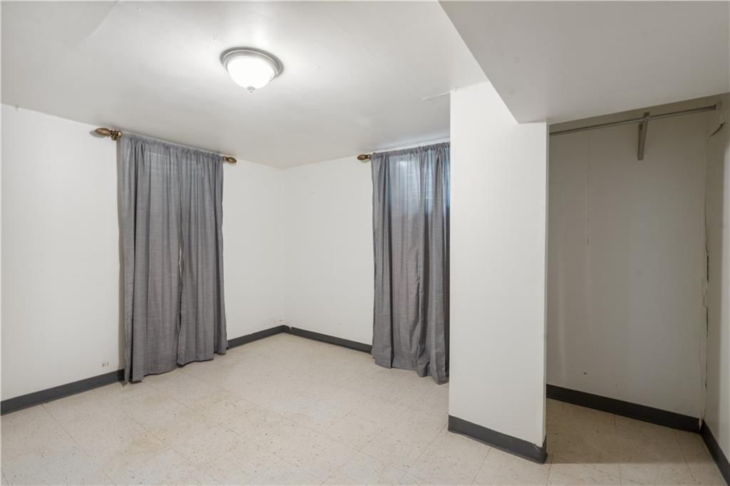 Photo 16 of 23 - 2113 N 155th Street