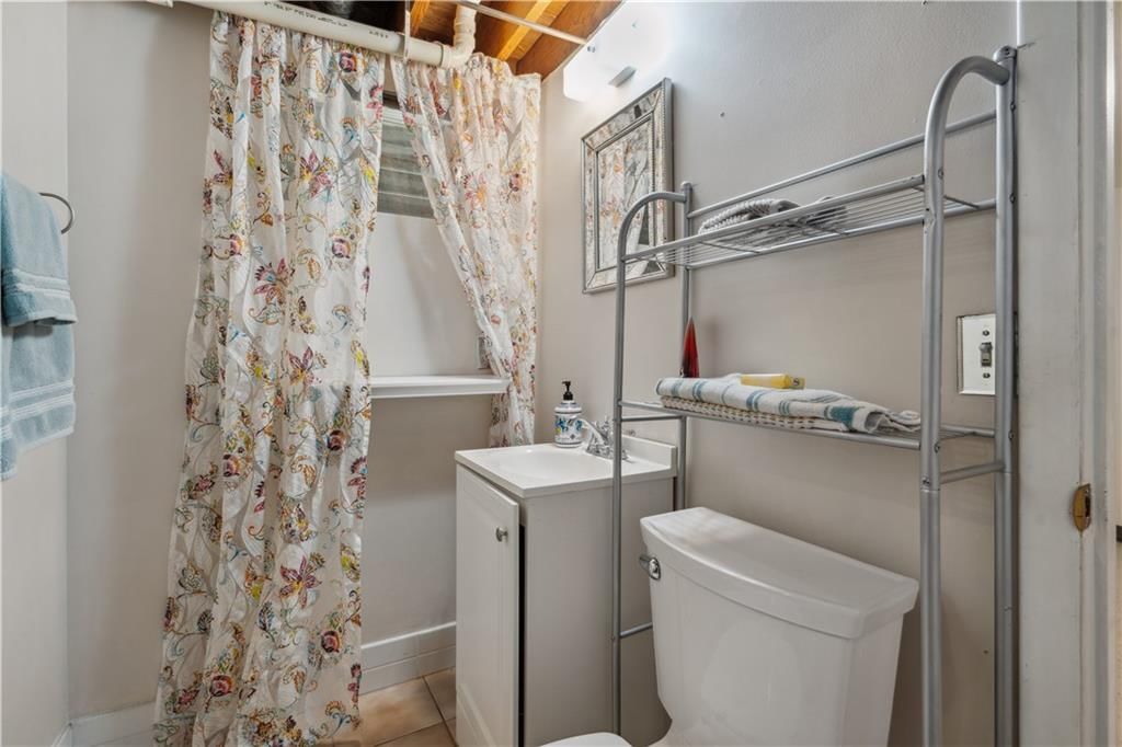 Photo 19 of 23 - 2113 N 155th Street