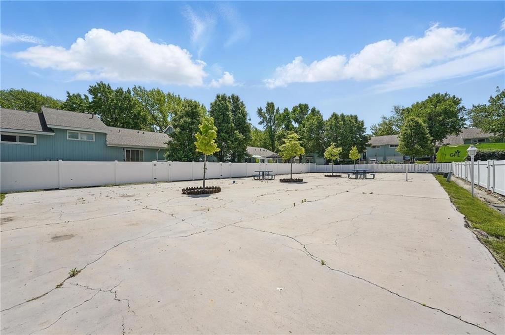 6541 W 49th Street — photo 30