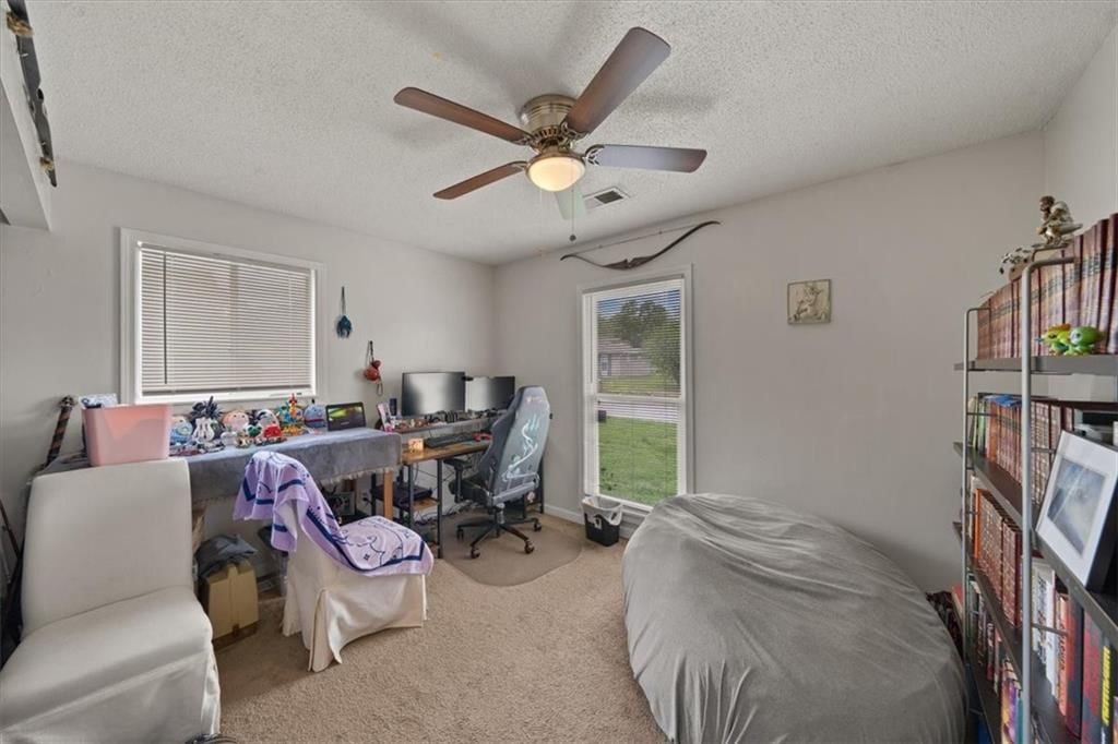 Photo 6 of 17 - 18828-30 E Wigwam Place