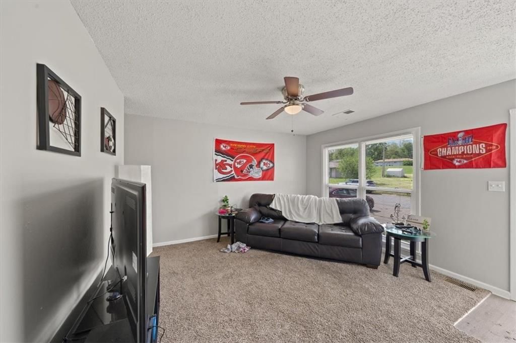 Photo 10 of 17 - 18828-30 E Wigwam Place