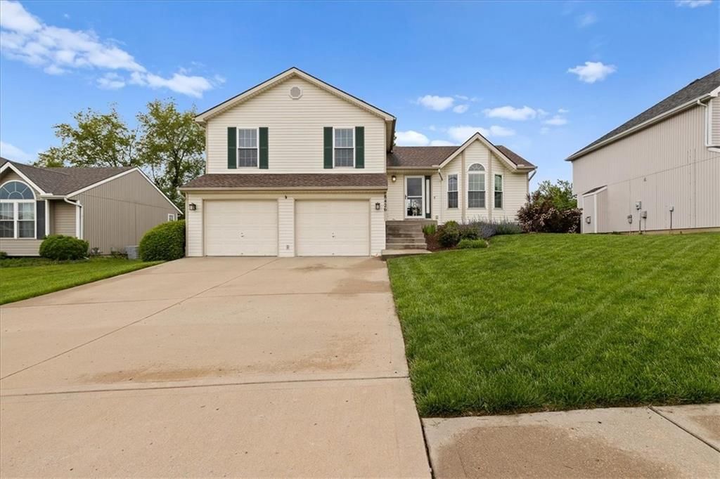 8426 N Winfield Avenue — photo 1