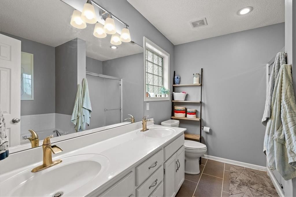 8426 N Winfield Avenue — photo 22