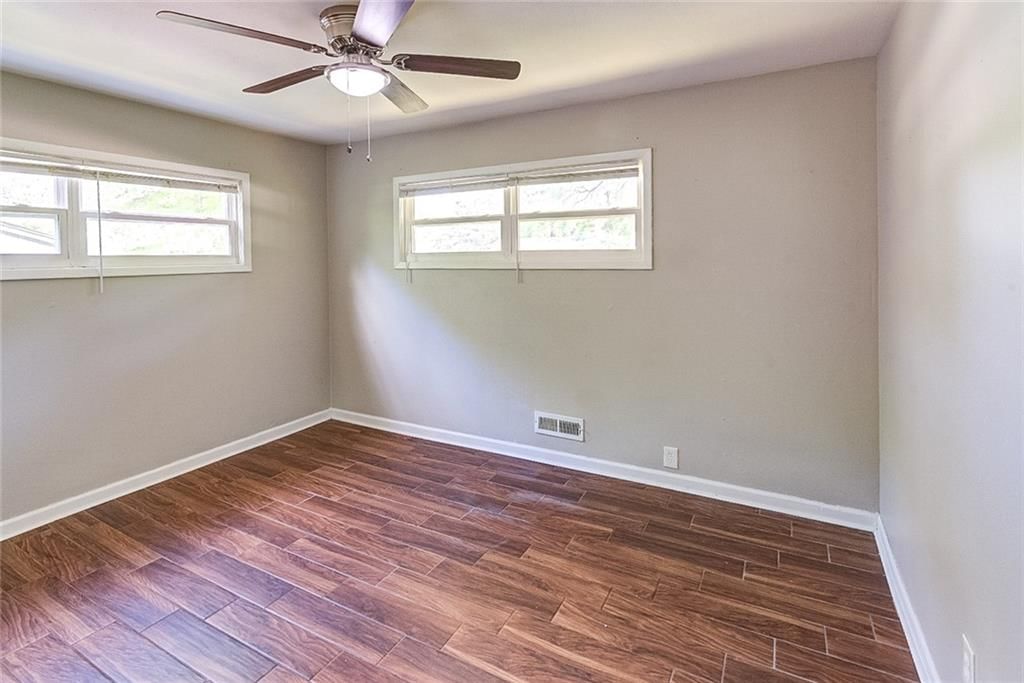 10812 Ewing Avenue — photo 10