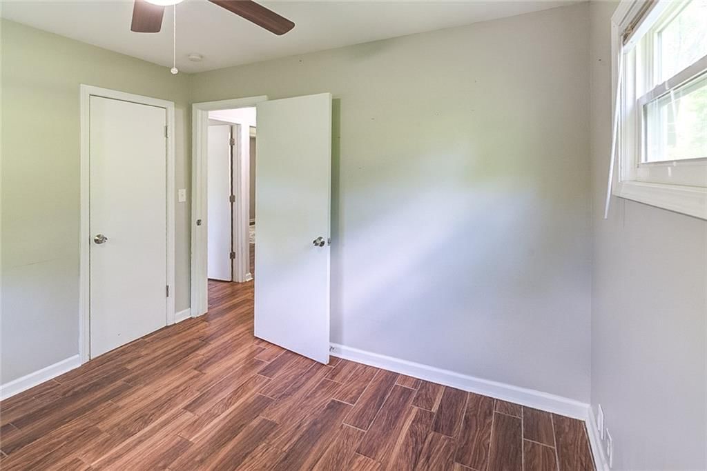 10812 Ewing Avenue — photo 14