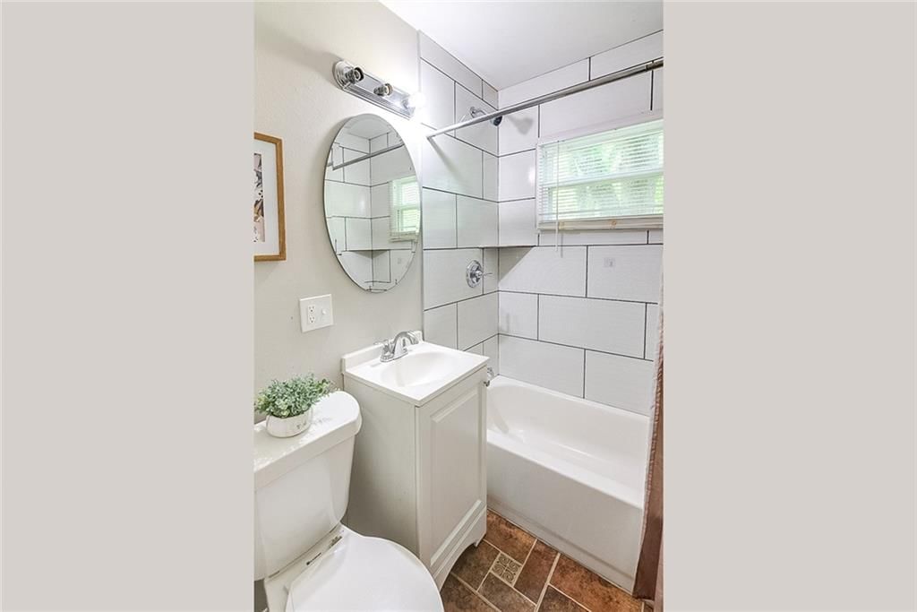 10812 Ewing Avenue — photo 18
