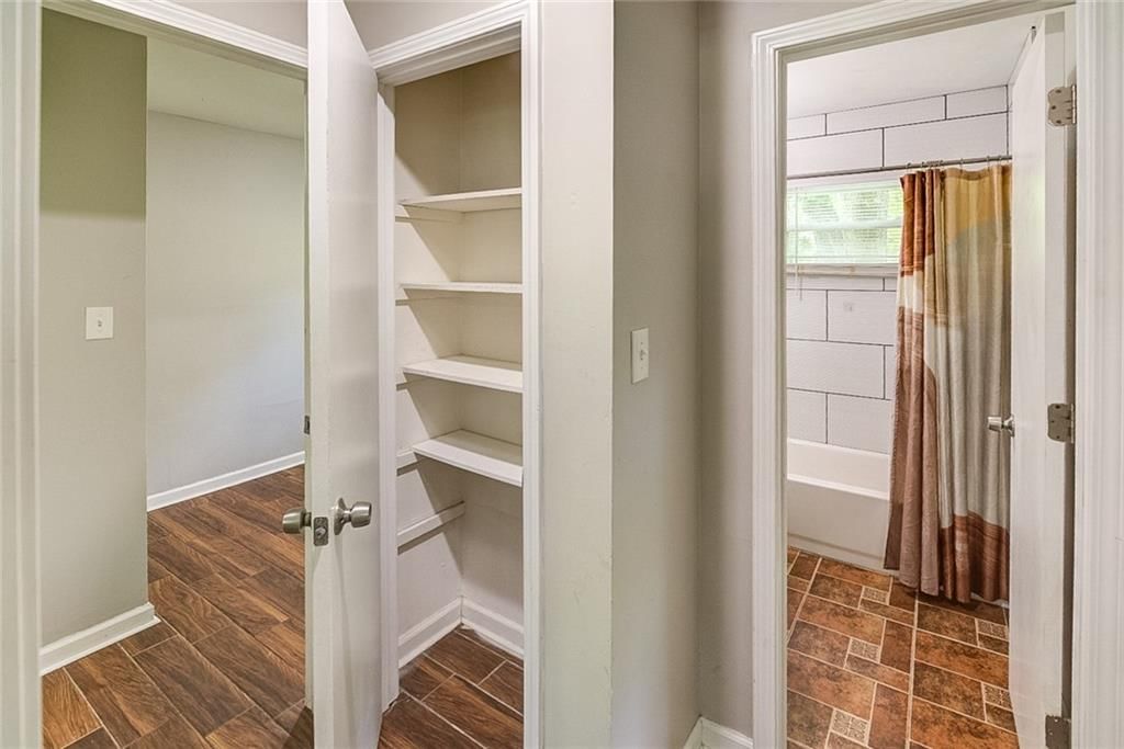 10812 Ewing Avenue — photo 19