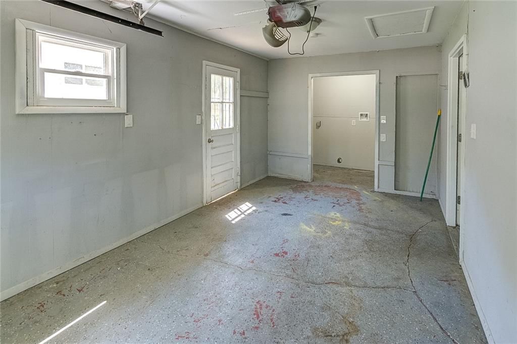 10812 Ewing Avenue — photo 22