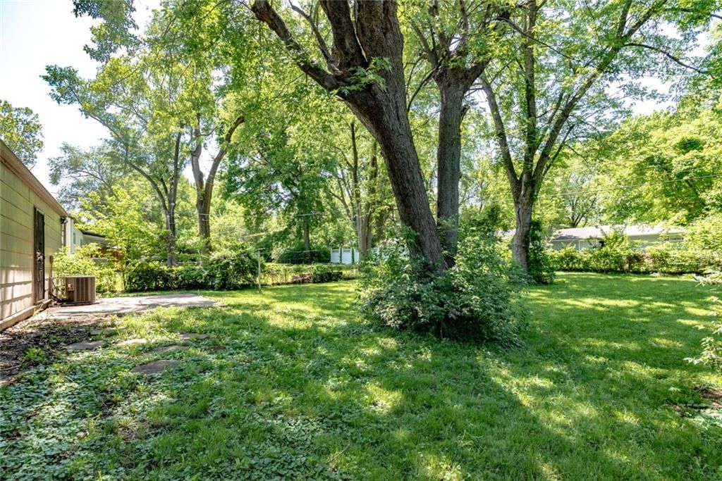 10812 Ewing Avenue — photo 25