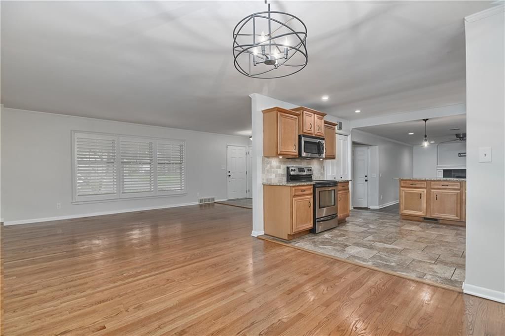 6411 Outlook Drive — photo 11