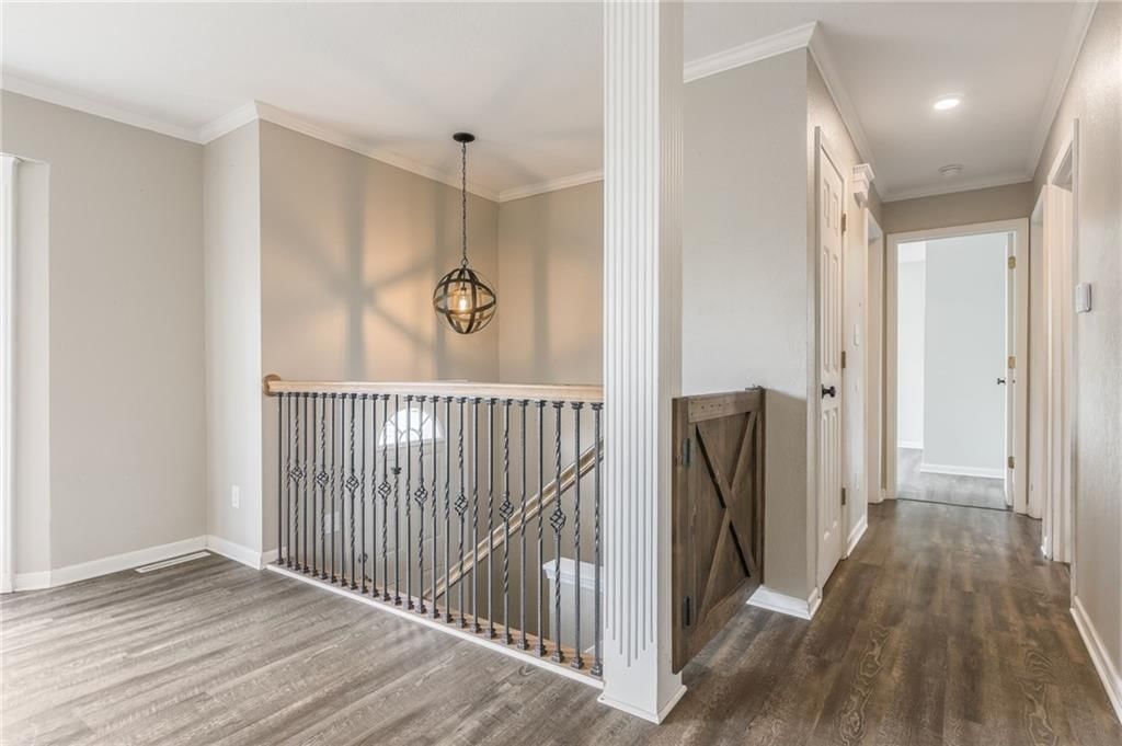 219 E 12th Street — photo 13