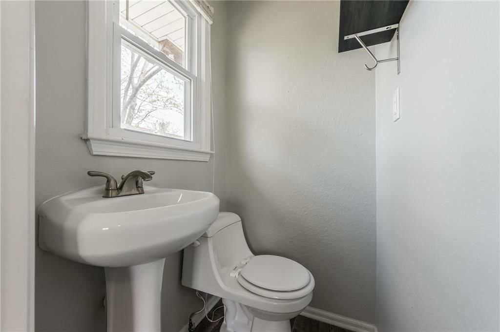 219 E 12th Street — photo 16