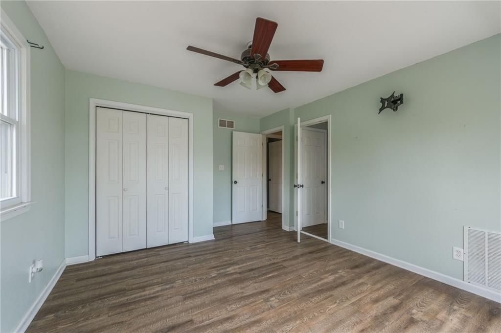 219 E 12th Street — photo 18