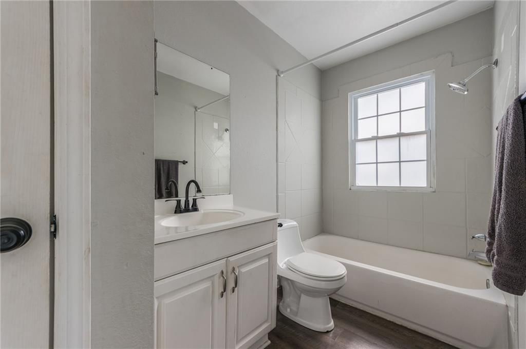 219 E 12th Street — photo 19