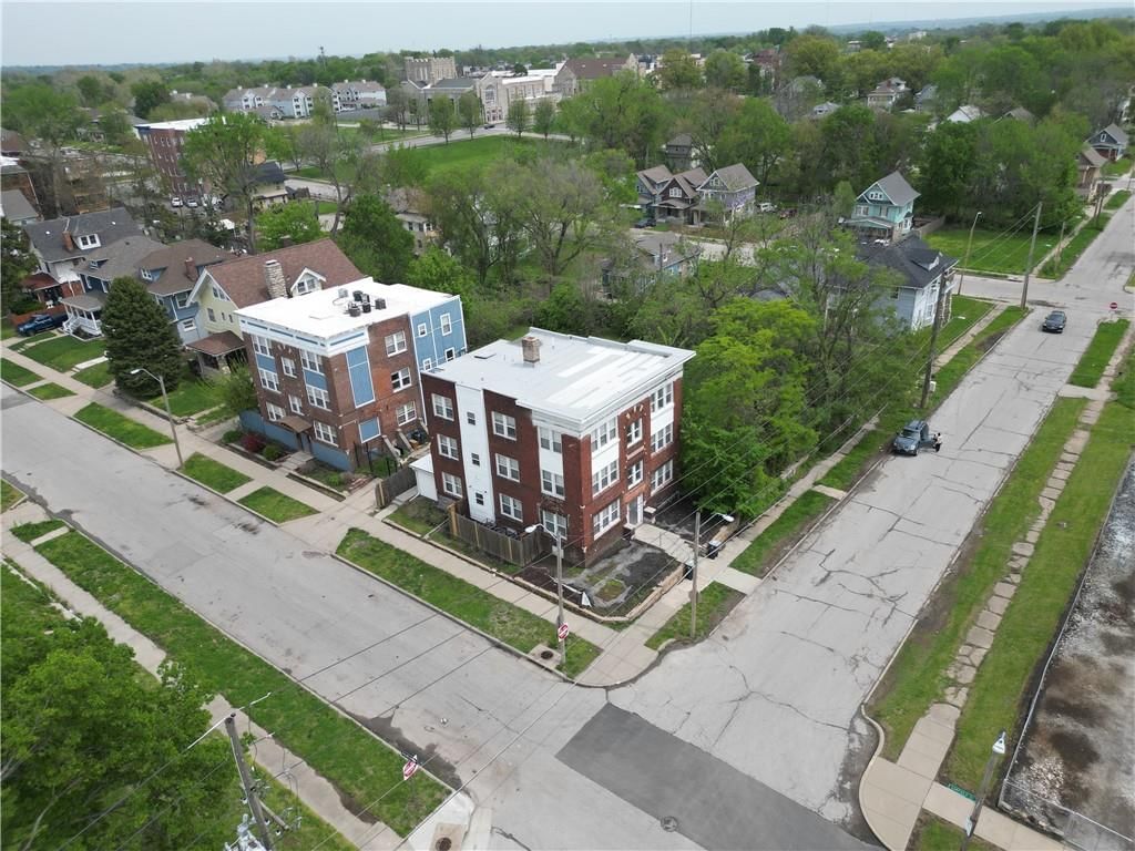 3000 E Linwood Boulevard — photo 8