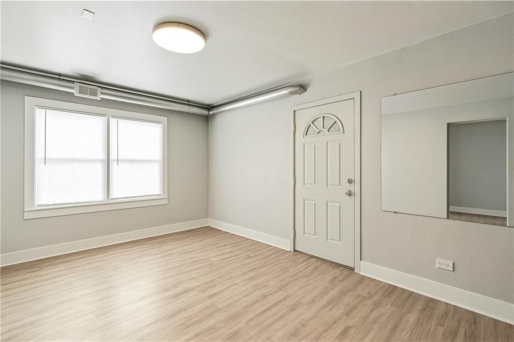 3000 E Linwood Boulevard — photo 12