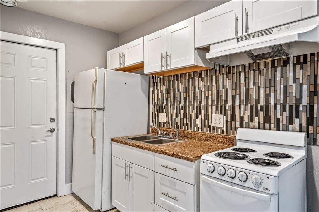 3000 E Linwood Boulevard — photo 15