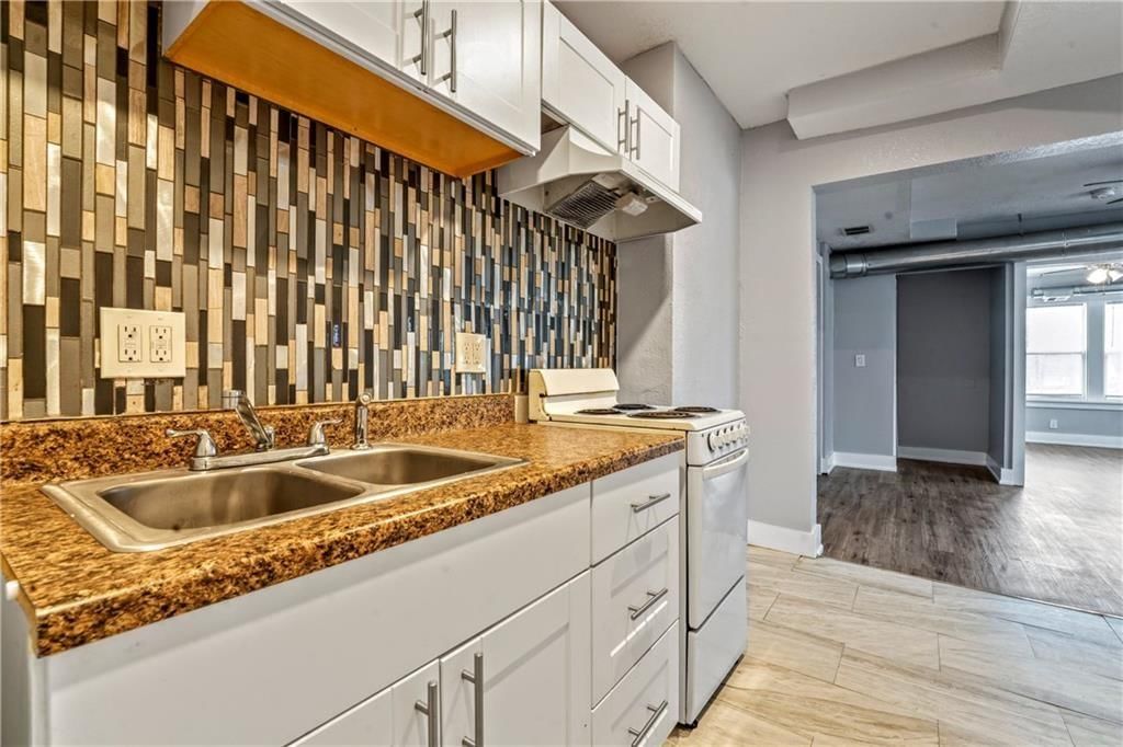 3000 E Linwood Boulevard — photo 27