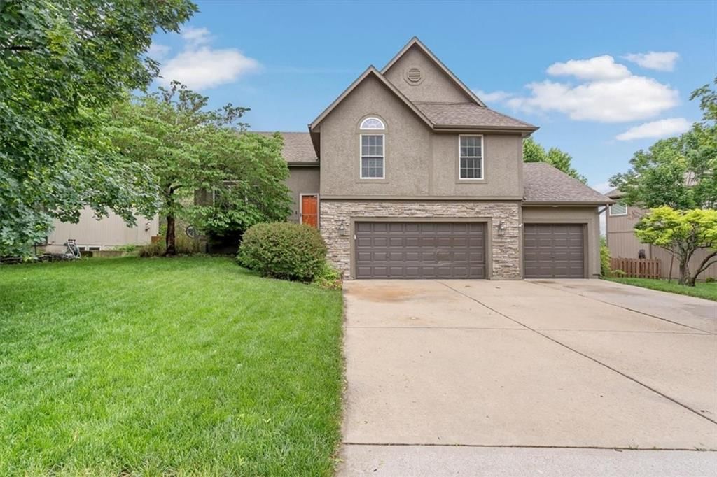 7020 Round Prairie Street, Shawnee, KS