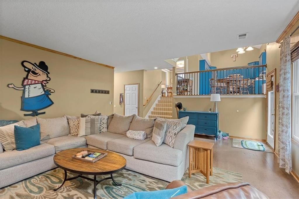 7020 Round Prairie Street — photo 29