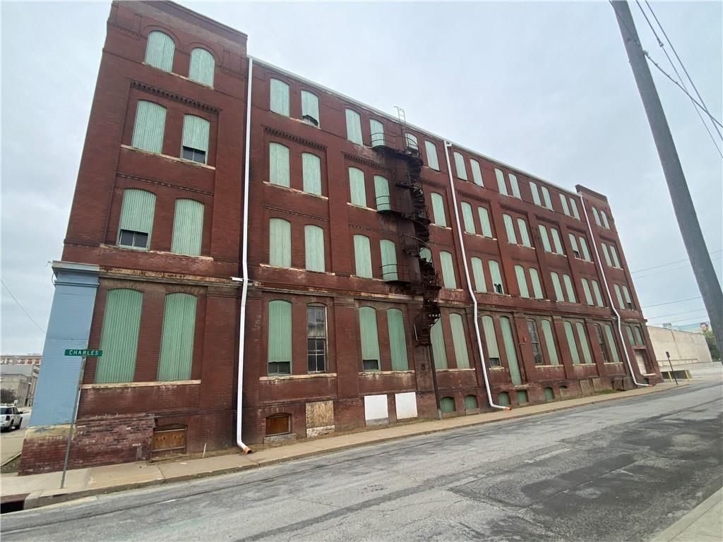 217 S 4th Street — photo 3