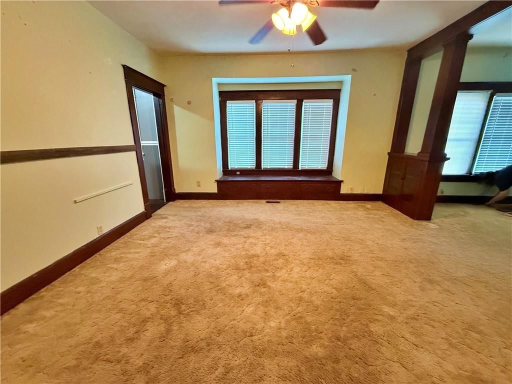 Photo 5 of 17 - 413 S Summit Street