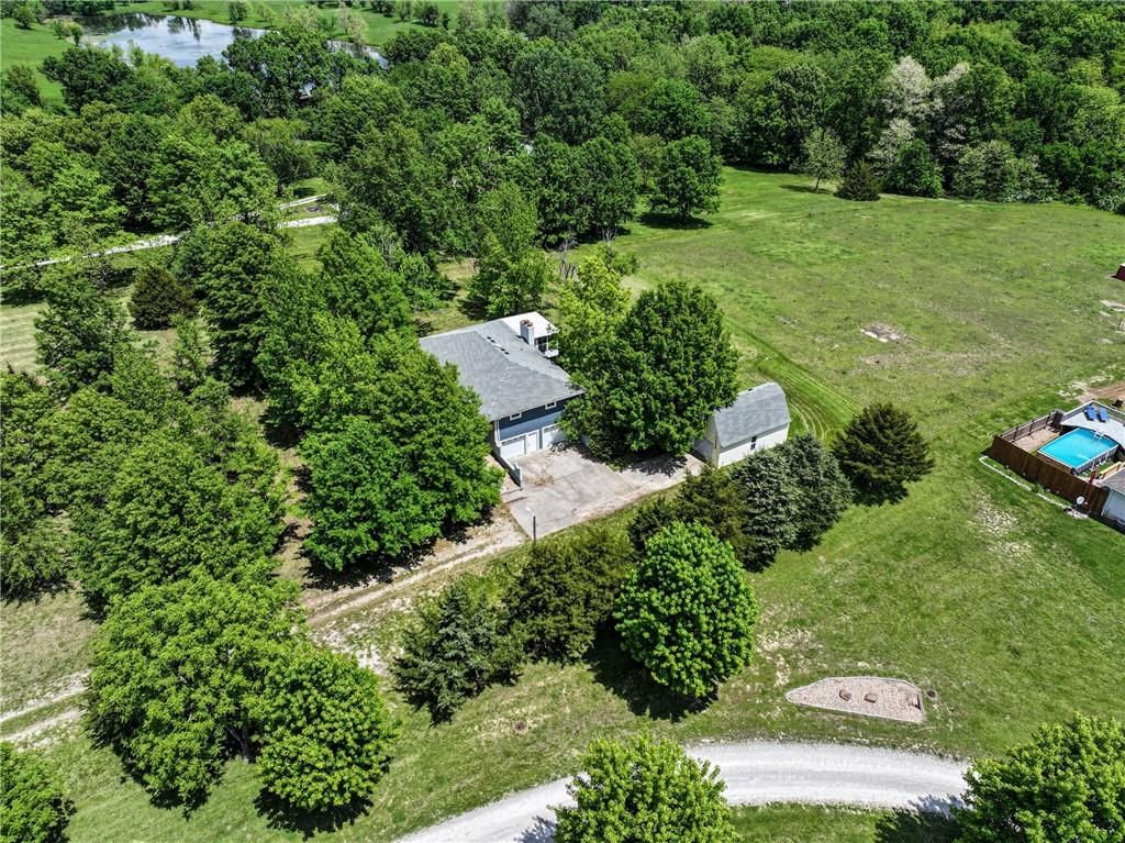537 NE State Route 13 Highway — photo 24