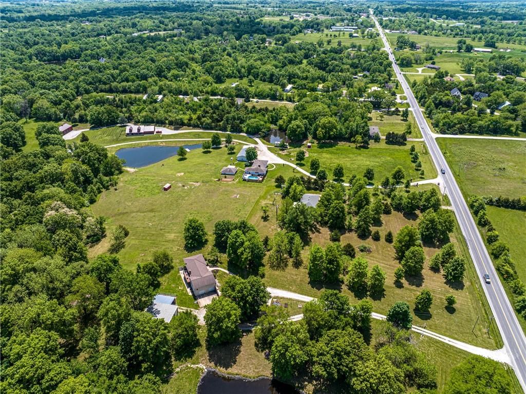 537 NE State Route 13 Highway — photo 34