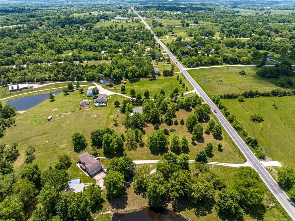 537 NE State Route 13 Highway — photo 35