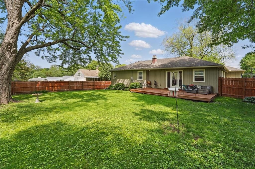 7917 W 74 Street — photo 49