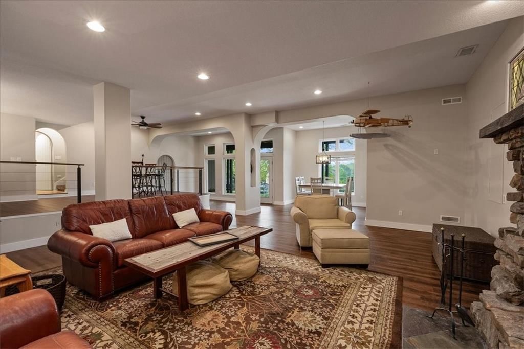 9617 Deer Run Street — photo 40