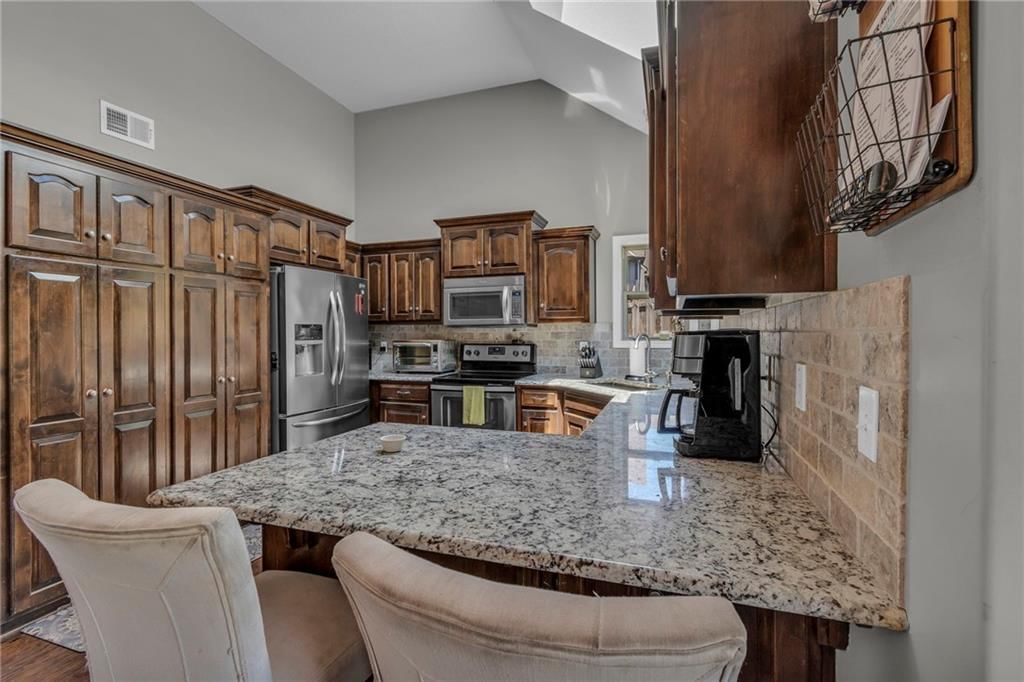 8519 N CONRAN Court — photo 11