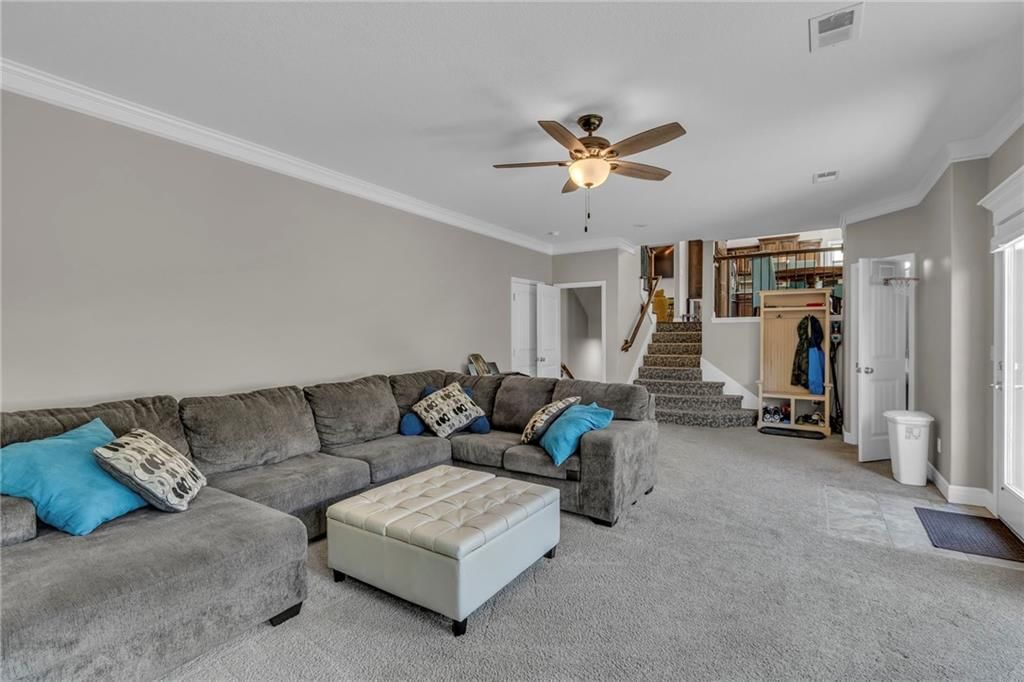 8519 N CONRAN Court — photo 12