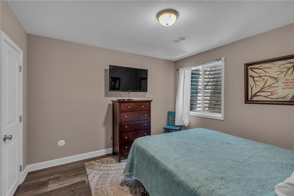 8519 N CONRAN Court — photo 18